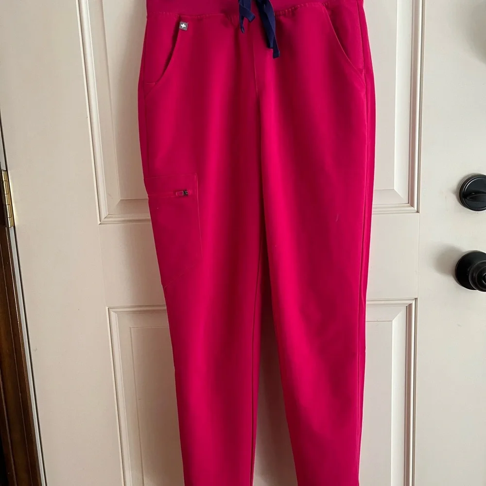 Ultra Rose Figs Scrub Set - Picture 5 of 6